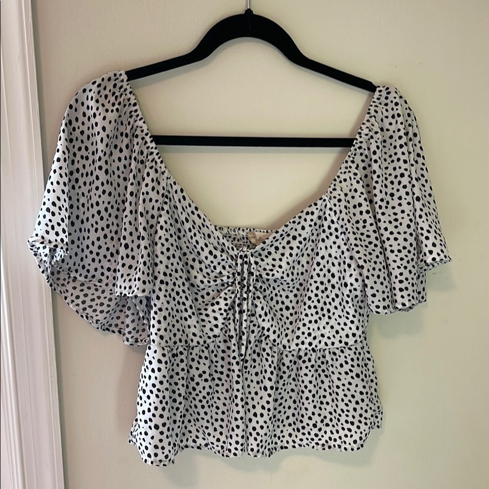 Altar'd State White and Black Flutter Sleeve Blouse